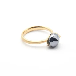 Noën – Dolce ring liten i forgylt 925 sølv, hematitt