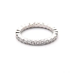 Noën – Ring i økologisk hvitt gull med diamanter – Memoire