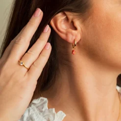 Nora Mørk by Gulldia – Drop charms i forgylt sølv, orange zirkonia