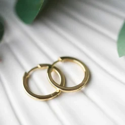 Nora Mørk by Gulldia – Øreringer i forgylt sølv – 20 mm