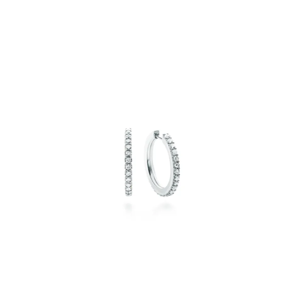 OLE LYNGGAARD COPENHAGEN – Love Band Liten øreringer i hvitt gull med 0,42 ct diamanter. Til lager ca 10/6