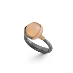 OLE LYNGGAARD COPENHAGEN – Lotus ring nr 2 i oksidert sølv med gull og blush månestein