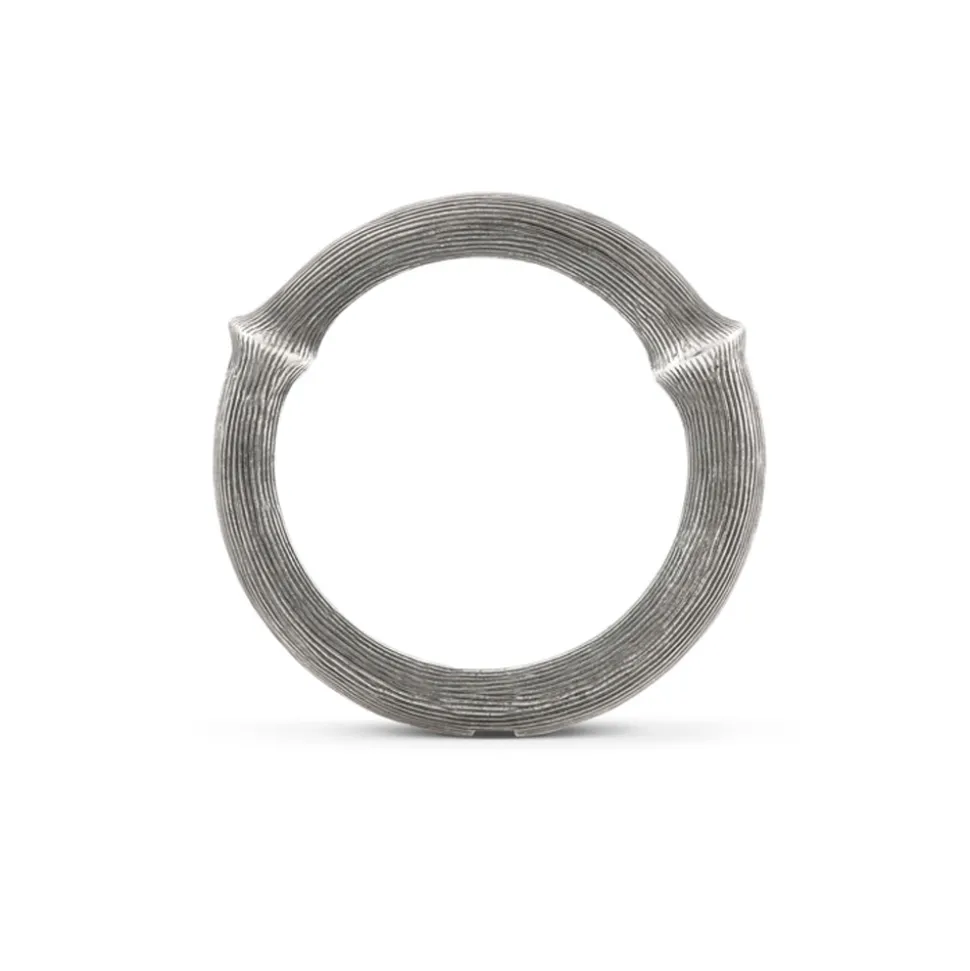 OLE LYNGGAARD COPENHAGEN – Nature ring nr. 4 i lett oksidert sølv