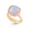 OLE LYNGGAARD COPENHAGEN – Lotus ring nr 3 i gult gull med 13 diamanter og opal