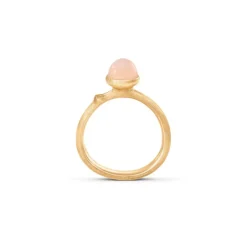 OLE LYNGGAARD COPENHAGEN – Lotus ring nr. 0 i gult gull med blush månestein