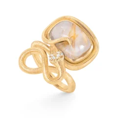 OLE LYNGGAARD COPENHAGEN – Snakes ring i gult gull med rutilkvarts og 0,04 ct diamanter