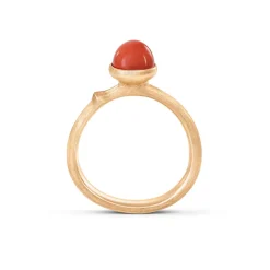 OLE LYNGGAARD COPENHAGEN – Lotus ring nr. 0 i gult gull med korall