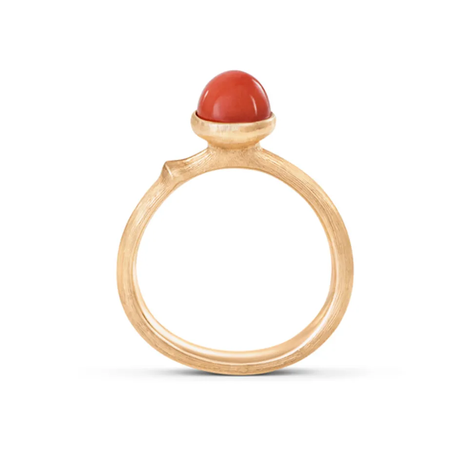 OLE LYNGGAARD COPENHAGEN – Lotus ring nr. 0 i gult gull med korall