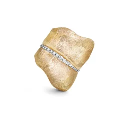 OLE LYNGGAARD COPENHAGEN – Leaves large ring i gult gull med 0,45 ct diamanter