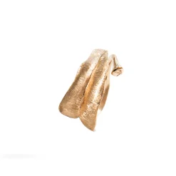 OLE LYNGGAARD COPENHAGEN – Leaves medium ring i gult gull