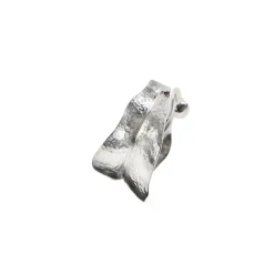 OLE LYNGGAARD COPENHAGEN – Leaves medium ring i polert sølv