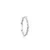 OLE LYNGGAARD COPENHAGEN – Nature ring i hvitt gull med 0,04 ct diamanter.