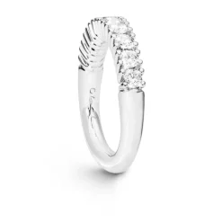 OLE LYNGGAARD COPENHAGEN – Celebration ring i 18k hvitt gull matt med 0,72 ct diamanter