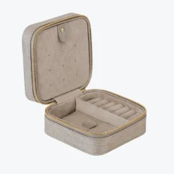 OLE LYNGGAARD COPENHAGEN – Smykkeskrin i råsilke – Beige