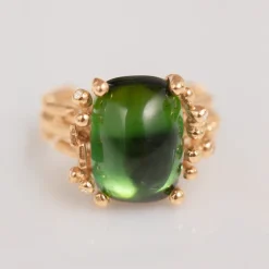 OLE LYNGGAARD COPENHAGEN – BoHo – Ring Medium – 18k gult gull med grønn turmalin og 0,04 ct diamanter