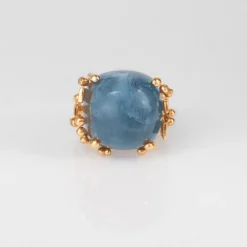 OLE LYNGGAARD COPENHAGEN – BoHo – Ring Stor – 18k gult gull med blå akvamarin og 0,06 ct diamanter
