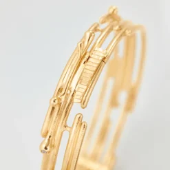 OLE LYNGGAARD COPENHAGEN – BoHo – Armring med 18k gult gull og 0,03 ct diamanter – 17-18cm
