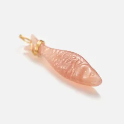 OLE LYNGGAARD COPENHAGEN – Young Fish anheng med Blush Månesten