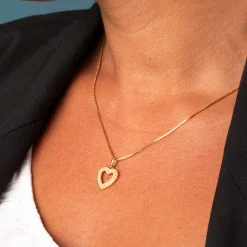 Pan Jewelry – Hjerte halssmykke i forgyldt sølv med zirkonia