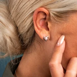 PAN Jewelry – Hjerte ørepynt i sølv med zirkonia