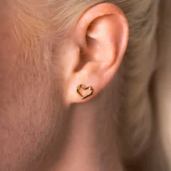 Pan Jewelry – Ørepynt i forgylt sølv med zirkonia, hjerte