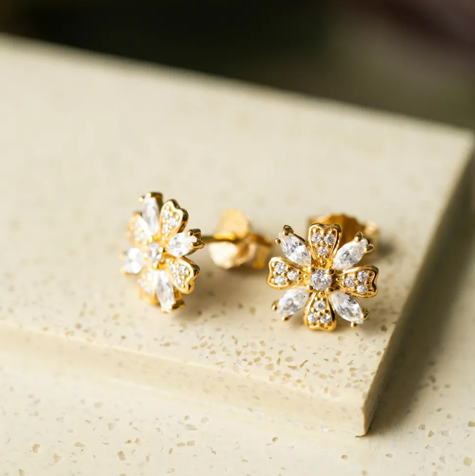 Pan Jewelry – Ørepynt i forgyldt sølv med zirkonia, blomst