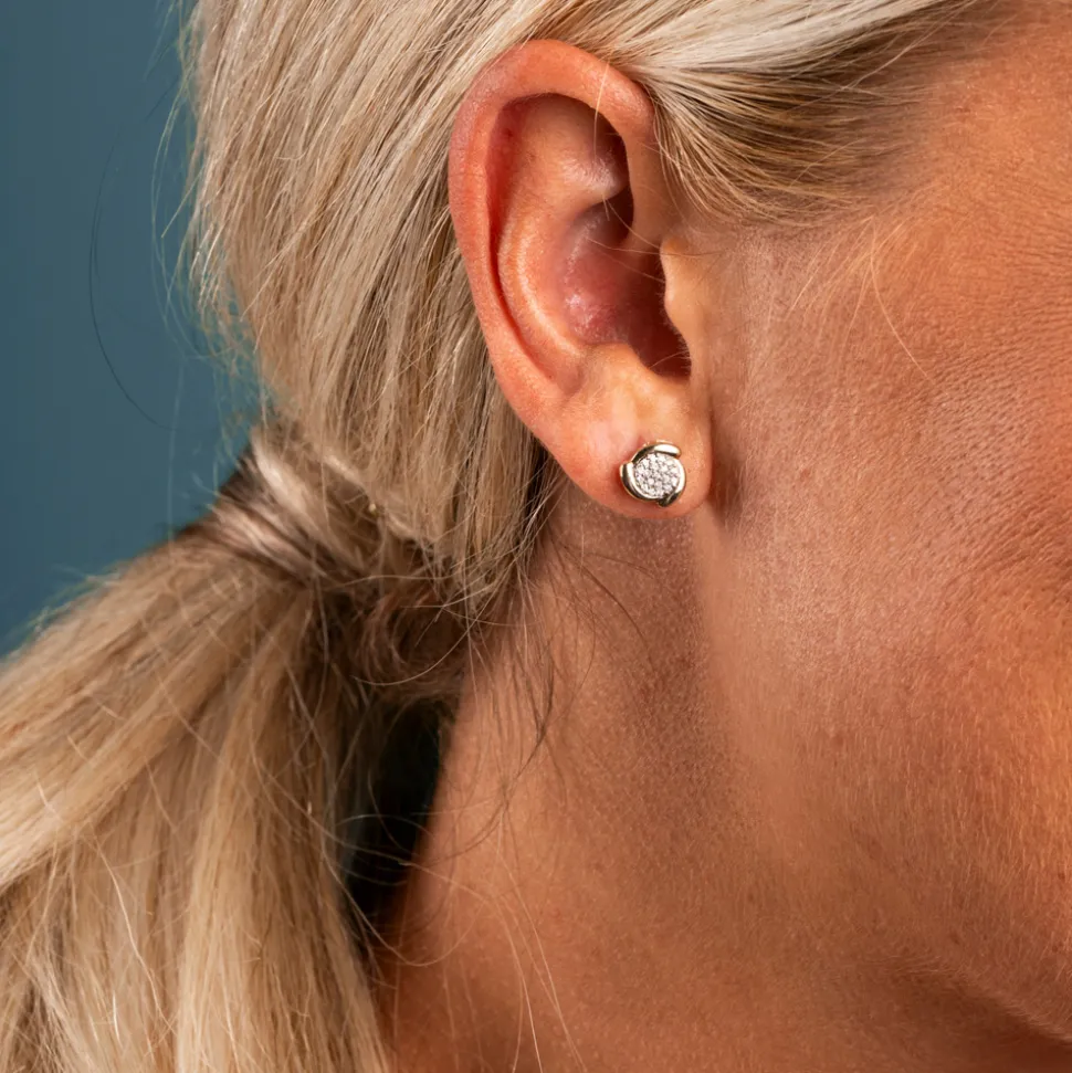 Pan Jewelry – Ørepynt i gult gull med diamanter – 012 ct W/P