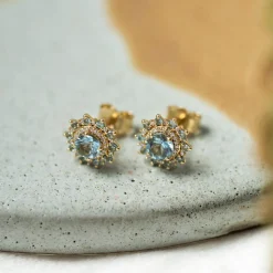 Pan Jewelry – Ørepynt i gult gull med aquamarin og diamanter
