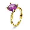 Pan Jewelry – Ring i gult gull med syntetisk alexandritt, lilla