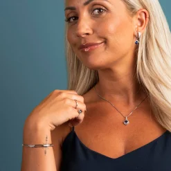 Pan Jewelry – Ring i sølv med blå zirkonia