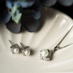 PAN Jewelry – Smykkesett i sølv med perlemor og zirkonia