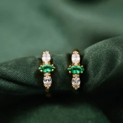 PAN Jewelry Classic – Øreringer i forgylt sølv med grønn zirkonia