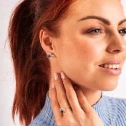 Pan Jewelry Glam – Ørepynt i forgylt sølv med blå toner