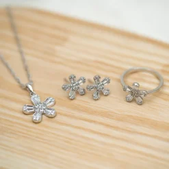 PAN Jewelry Trend – Dina ørepynt i sølv med zirkonia, blomst