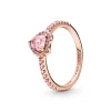 Pandora – Hevet hjerte ring i rosèforgyldt sølv og rosa zirkonia