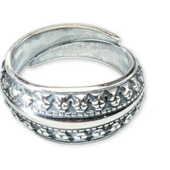 SAGA – Ring i oksidert sølv – Bord