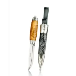 Sylvsmidja – Bunadskniv i sølv med håndskåren slire – Haugerud 72A