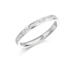 The Raphael Collection – Diamantring i hvitt gull – 2,4 mm bred, totalt 0,30 ct
