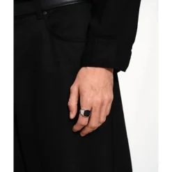 Tom Wood – Cushion Polished Black Onyx
