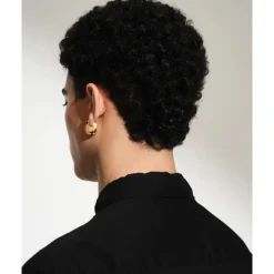 Tom Wood – Pebble Hoops Medium Gold