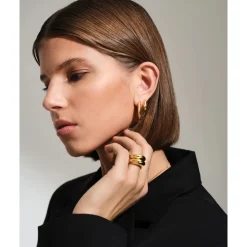 Tom Wood – Pebble Hoops Small Gold