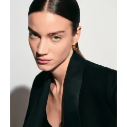 Tom Wood – Square Hoops Small Gold