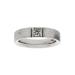 Van Bergen – Classic – Ring i hvitt gull med en 0,10 ct diamant