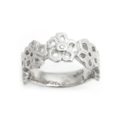 Van Bergen – Magnolia – Ring i hvitt gull med diamant