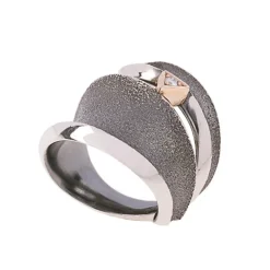 Van Bergen – Tide ring i oksidert sølv med diamant fattet i 14k gult gull
