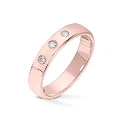 Wedding by Frisenberg – Giftering i rosegull – 4 mm bred med totalt 0,09 ct TW/SI diamanter