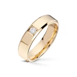 Wedding by Frisenberg – Giftering i gult gull – 5 mm bred med 1 diamant på 0,08 ct TW/SI
