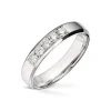 Wedding by Frisenberg – Giftering i hvitt gull med 5 x 0,05 ct diamant – 4 mm