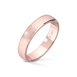 Wedding by Frisenberg – Giftering i rosegull – 4 mm bred – med håndlaget mattert overflate