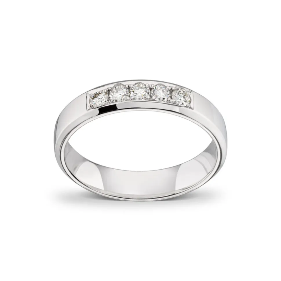 Wedding by Frisenberg – Giftering i hvitt gull med 5 x 0,05 ct diamant – 4 mm